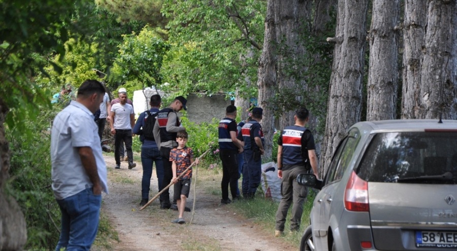 Sivas'ta boş arazide ceset bulundu