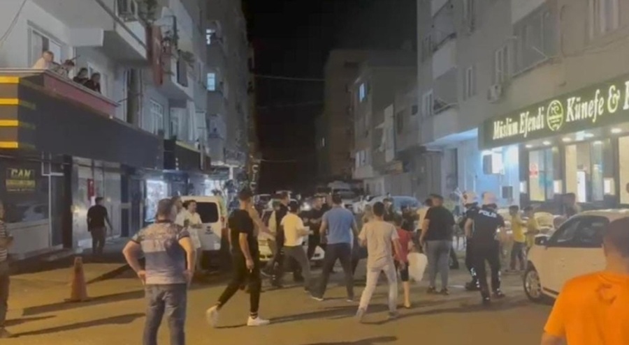 Çocukların kavgasına aile büyükleri de dahil oldu! Yaralılar var