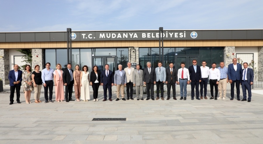 Başkan Bozbey Mudanya'da: "Gülümseten projelere imza atacağız"