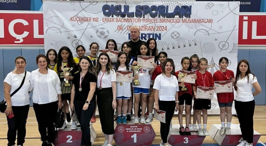 Osmangazili badmintoncular Türkiye şampiyonu oldu