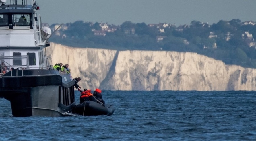 Tekne batması sonucu 80 kişi öldü