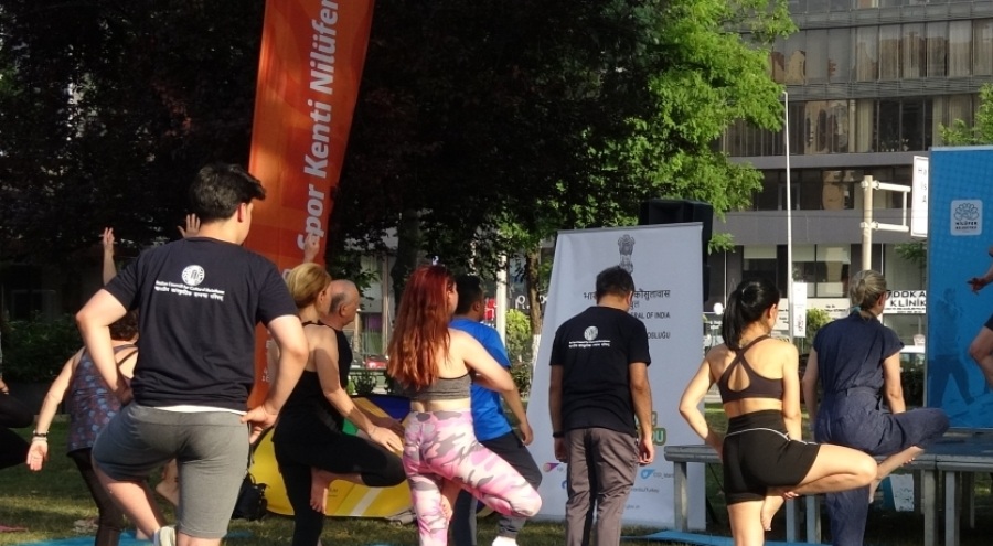 Bursa'da 'Uluslararası Yoga Günü' etkinliği yapıldı