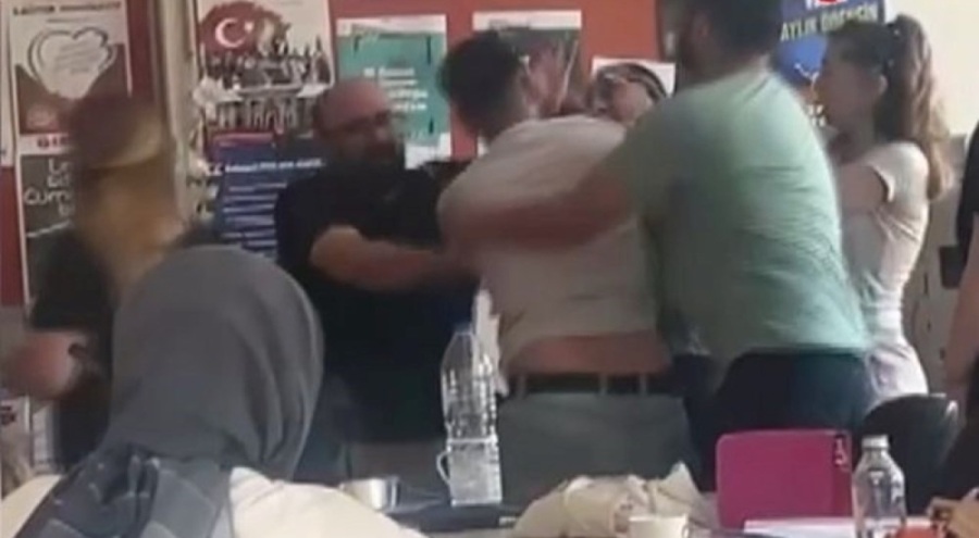 Kardeşi sınıfta kalan abiden, öğretmene yumruklu saldırı! Tutuklandı