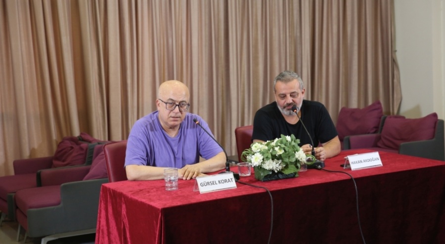 Ödüllü yazar Gürsel Korat Nilüfer'de Edebi Kazılar söyleşisinde okurlarıyla bir araya geldi