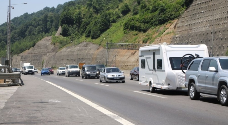 Bolu Dağı geçişinde bayram tatili yoğunluğu