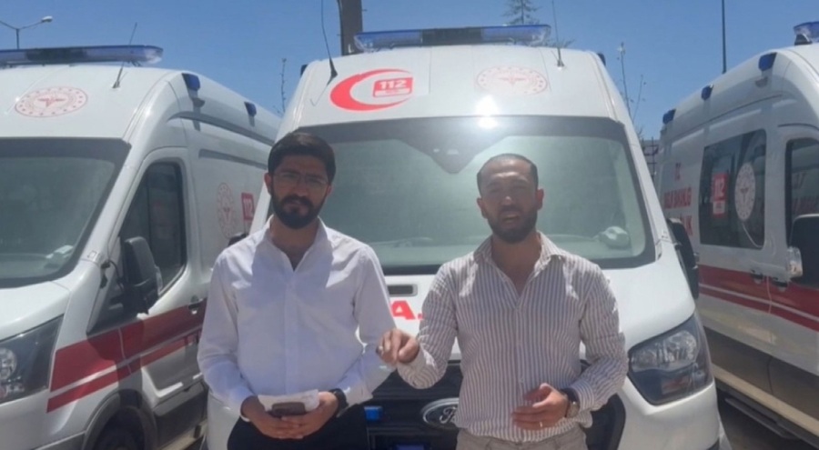 Yol isteyen ambulans şoförüne darp!