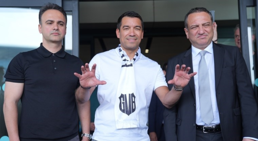 Giovanni van Bronckhorst Beşiktaş için İstanbul'da!