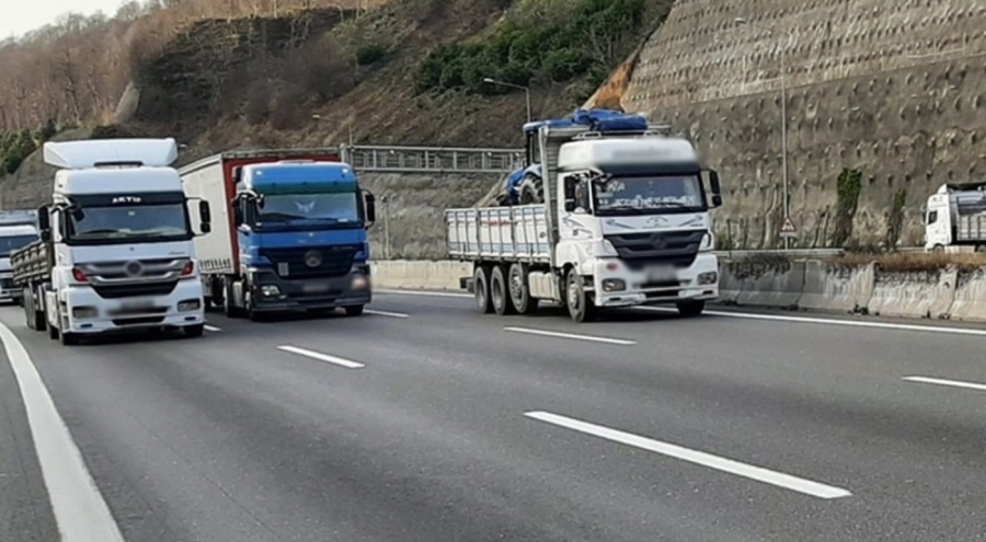 İzmir'de ağır tonajlı araçlara seyir kısıtlaması getirildi
