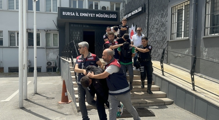 Bursa'da 'Başkomiser Volkan' çetesini gerçek komiserler çökertti!