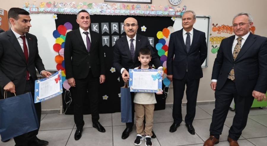 Bursa'da öğrenciler karne heyecanı yaşadı