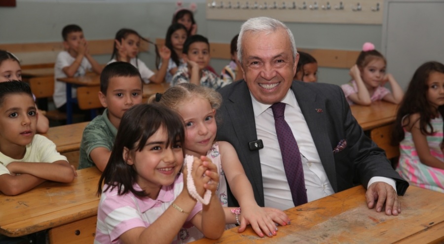 Nilüfer'de miniklerin karneleri Başkan Şadi Özdemir'den