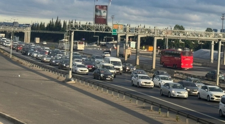 Otoyollarda bayram yoğunluğu!