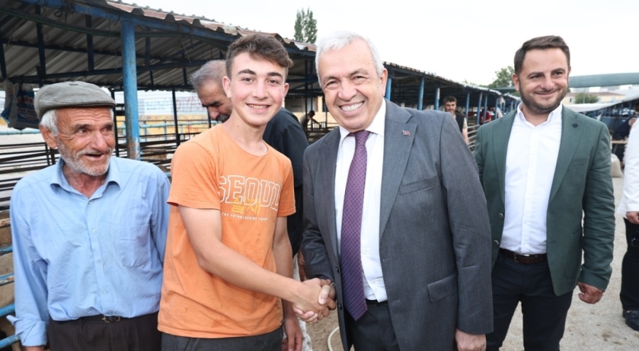 Başkan Şadi Özdemir'den Alaaddinbey Kurban Pazarı'na ziyaret