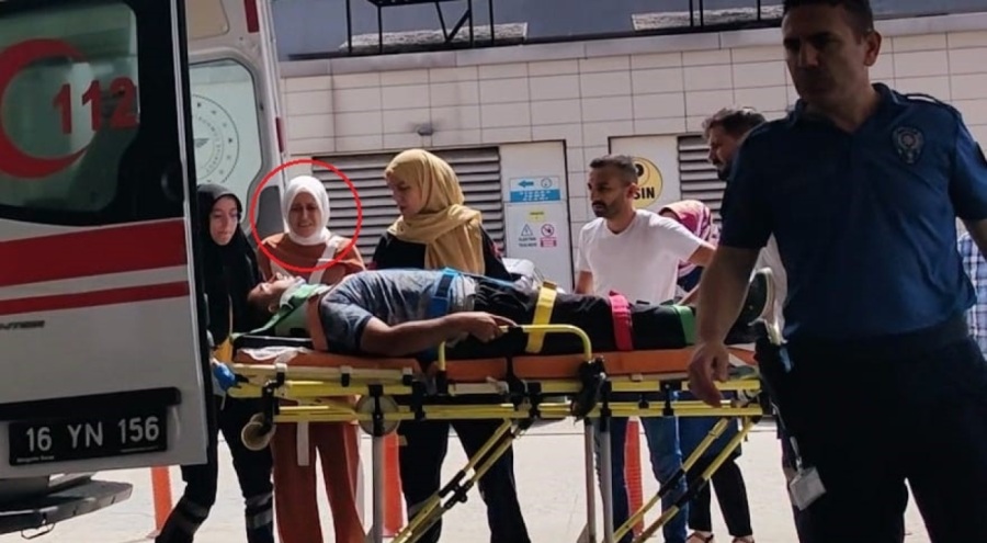 Bursa'da otomobil ile çarpışan motosikletin sürücüsü yaralandı