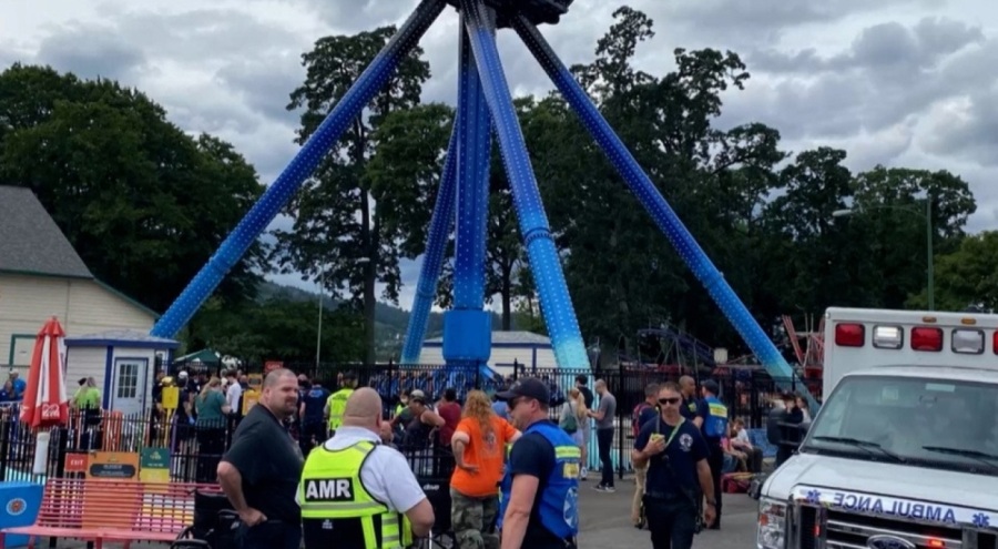 Lunaparkta havada asılı kaldılar