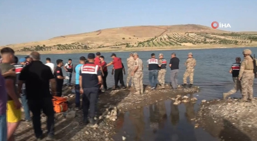 Serinlemek için girdiği barajda boğuldu