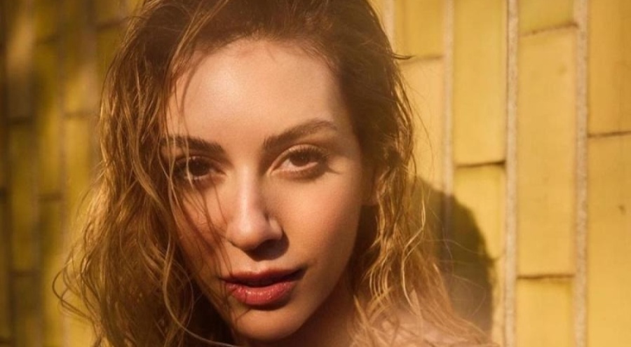 Sinem Kobal setlere geri döndü