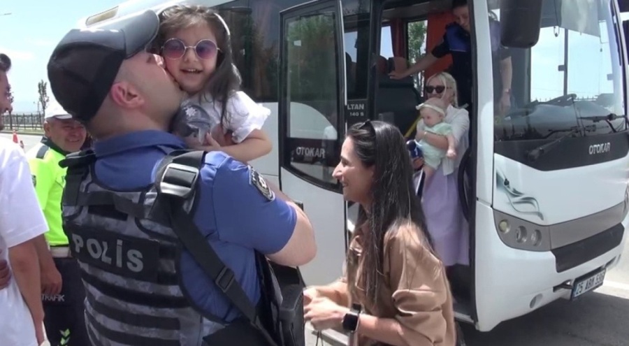 Polislere Babalar Günü sürprizi