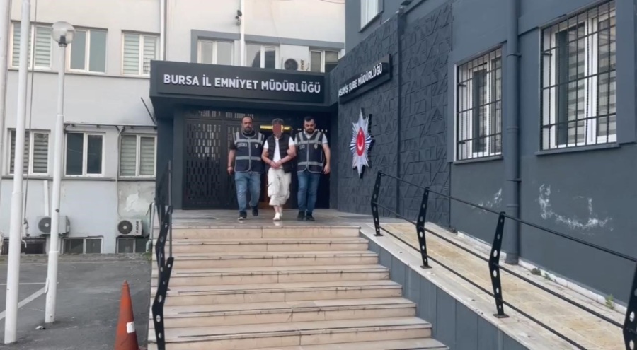 Bursa'da 'Silahlı yağma' suçundan 25 yıl hapis cezasıyla aranıyordu, kıskıvrak yakalandı