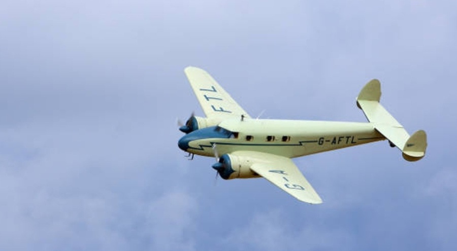 Güney California'da eski tip uçağın düşmesi sonucu 2 kişi öldü