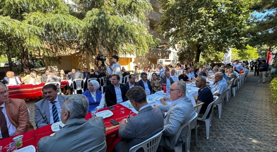 Balkan Türkleri bayramlaşma töreninde bir araya geldi