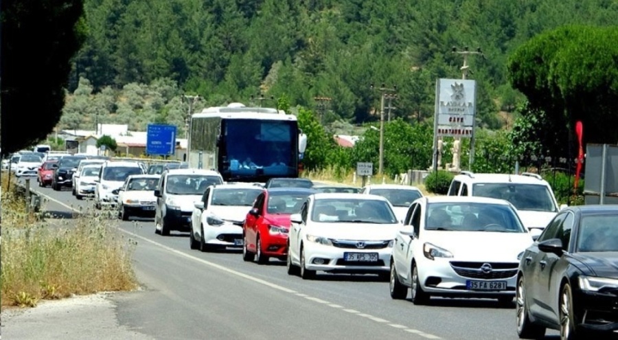 Muğla'ya 3 günde 140 bin araç giriş yaptı