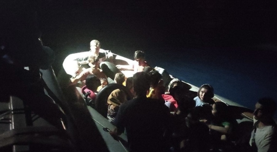 Ayvacık açıklarında 27 kaçak göçmen yakalandı