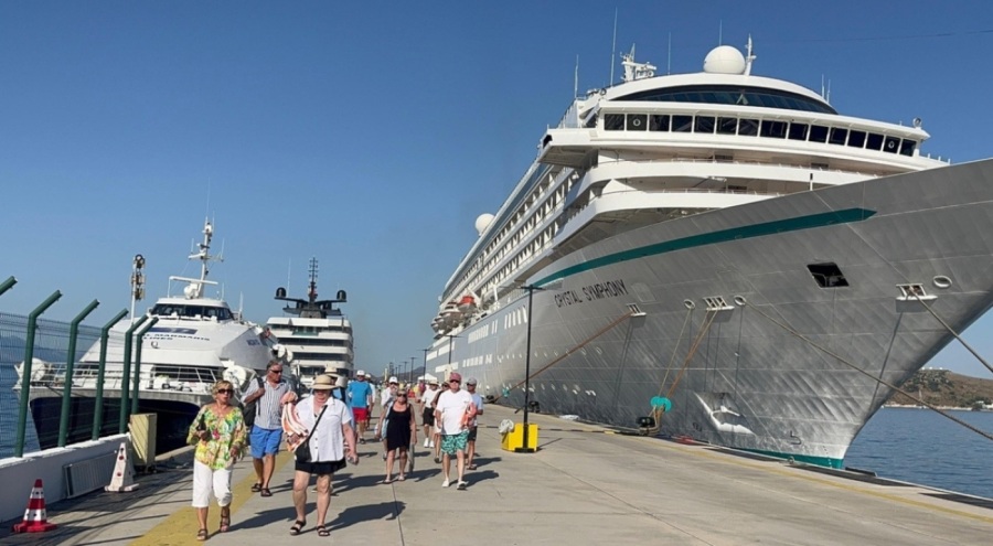 Bodrum'a iki kruvaziyerle 539 yolcu geldi