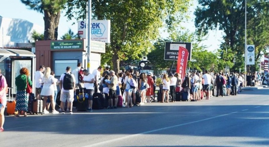 Tatilcilerin Rodos'taki kapıda vize sıkıntısı çözüldü