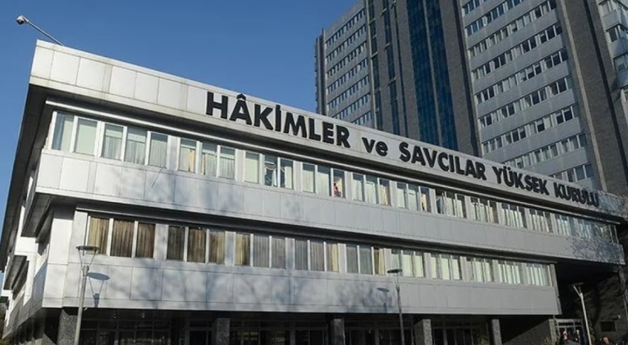 Rüşvet ve tehdit iddiası: Kadın hakim açığa alındı