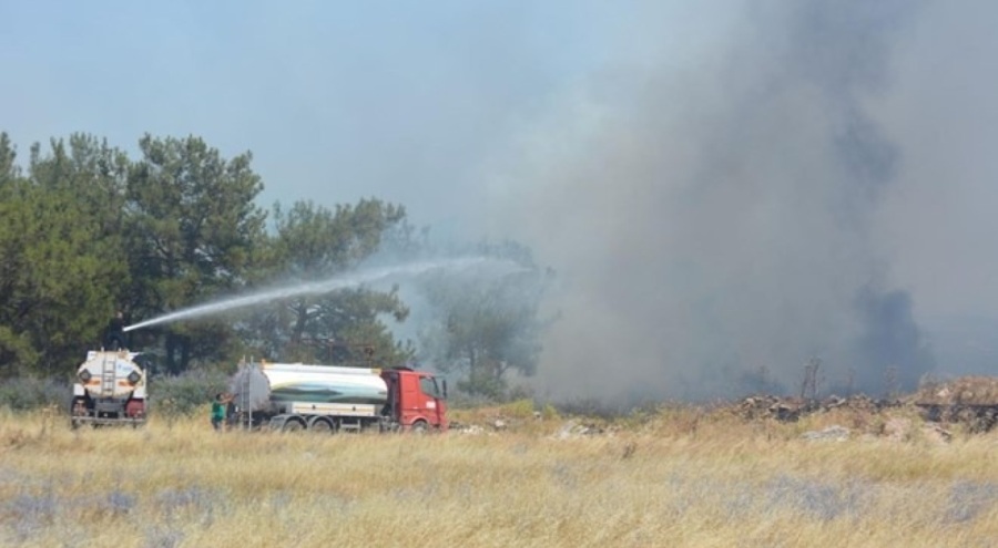 Eski çöplük alanında çıkan yangın 8 saatte kontrol altına alındı