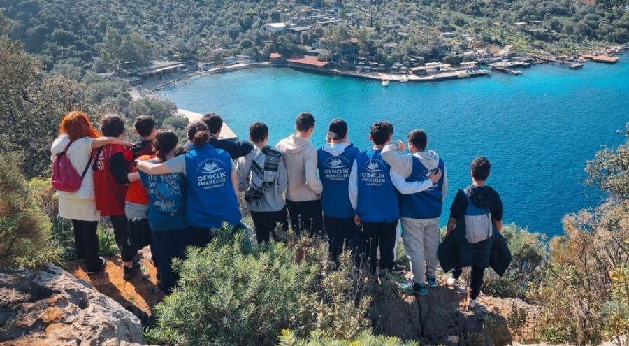 Bakan Bak'tan 'Gençlik Yaz Okulları' müjdesi: Detaylar açıklandı