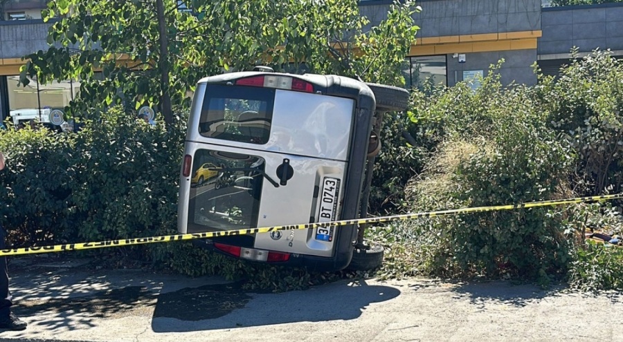 Hafif ticari aracın çarptığı yaya hayatını kaybetti