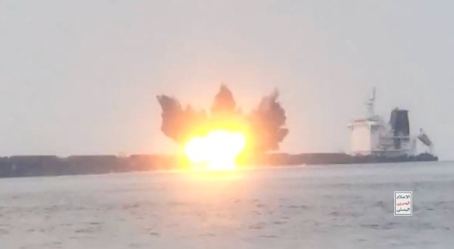 İngiltere: Husiler'in batırdığı gemideki mürettebat kayboldu