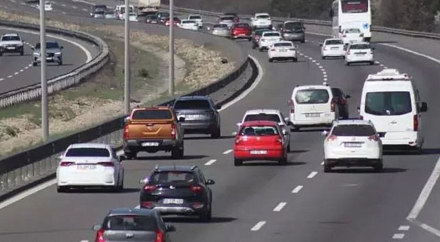 Tatilcilerin dönüş yolculuğu erken başladı