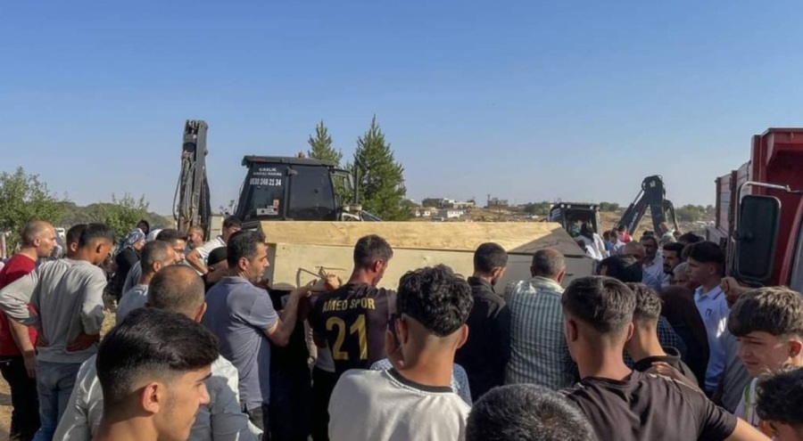 Diyarbakır ve Mardin'de 5 kişinin öldüğü yangında kuzenler, yan yana toprağa verildi