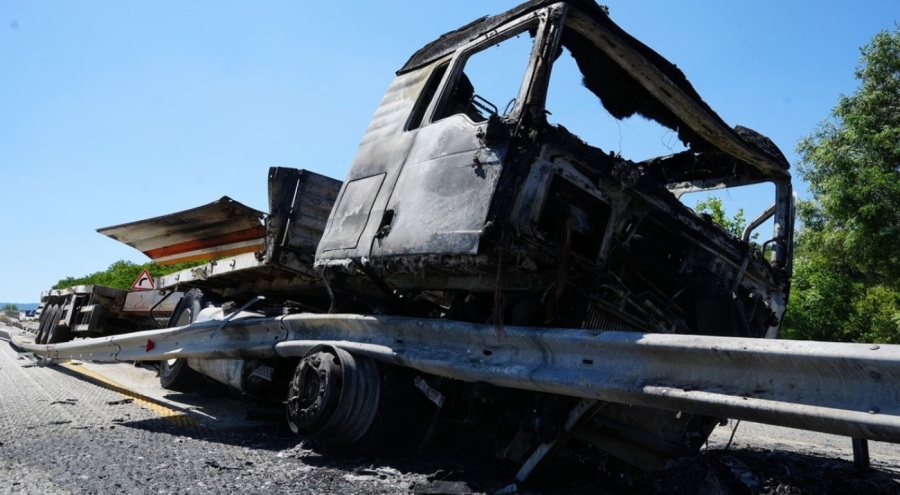 Freni boşalan tır dehşet saçtı!