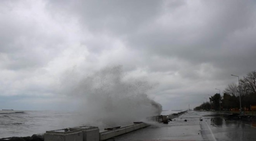 Valilikten "denize girmeyin" uyarısı! Dalga yüksekliği 1,5 metreyi bulabilir