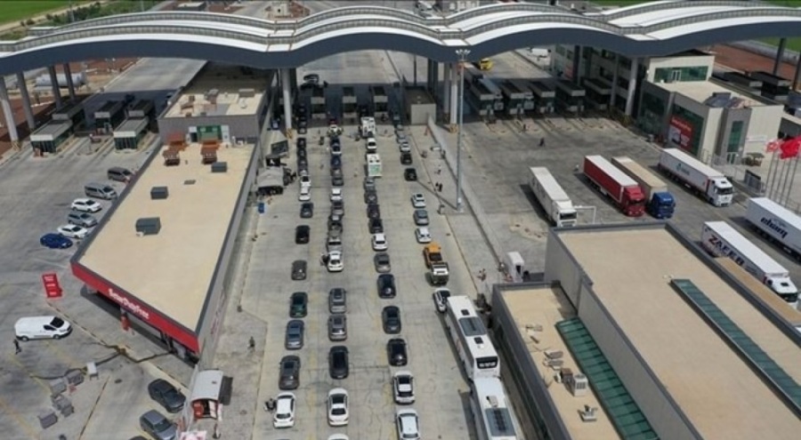 Bayram Türkler komşuya akın etti