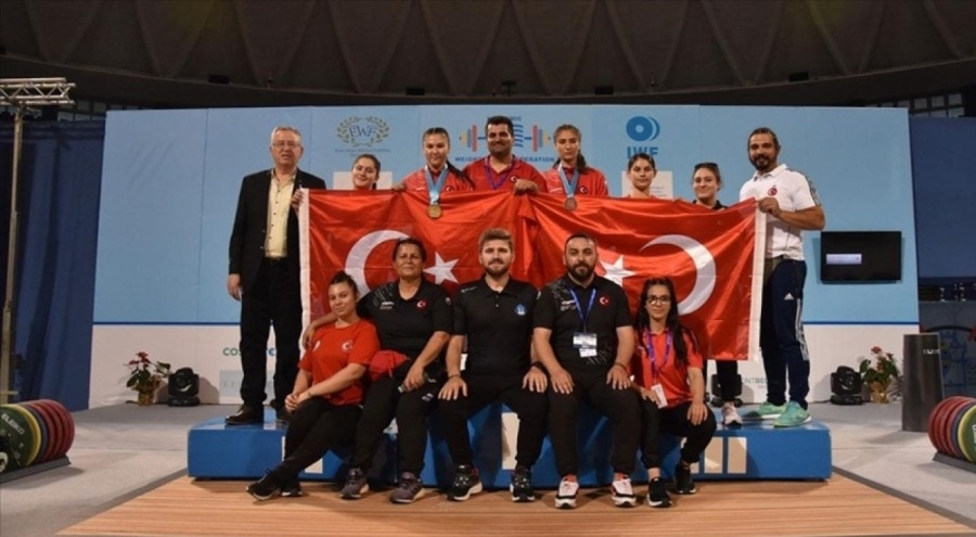 Milli haltercilerden Yıldızlar ve 15 Yaş Altı Avrupa Şampiyonası'nda 2'si altın 5 madalya