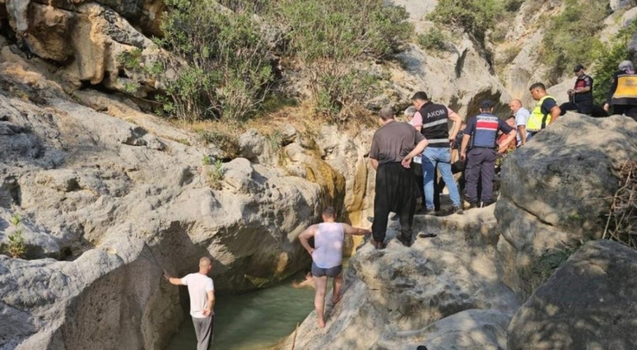 Adana'da gölete giren genç boğuldu