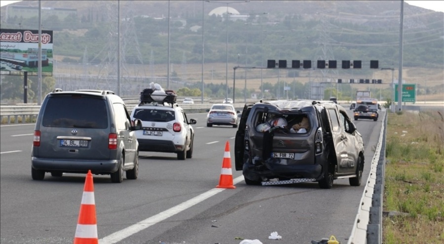 Kuzey Marmara Otoyolu'nda feci kaza