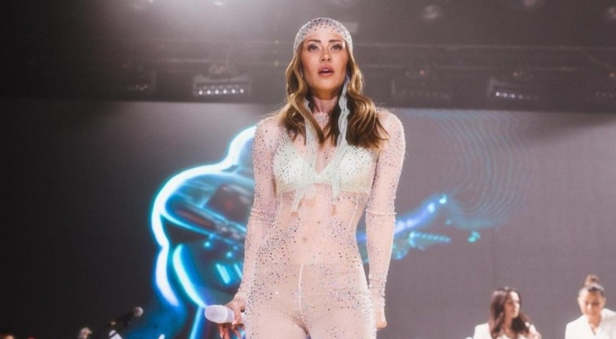 Derya Uluğ'a havalimanında hırsızlık şoku! 600 bin TL'lik ziynet eşyasından oldu