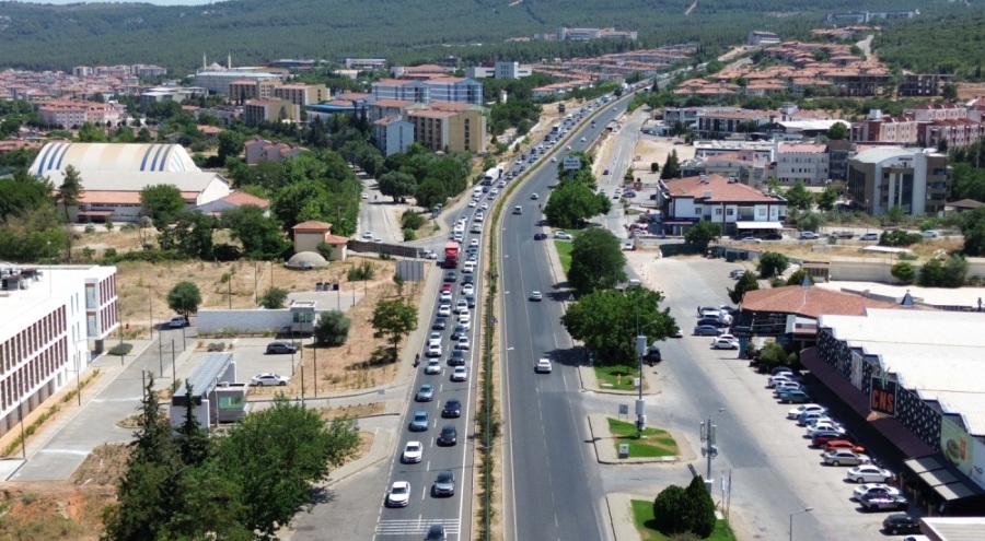 Muğla'da 10 kilometrelik araç kuyruğu