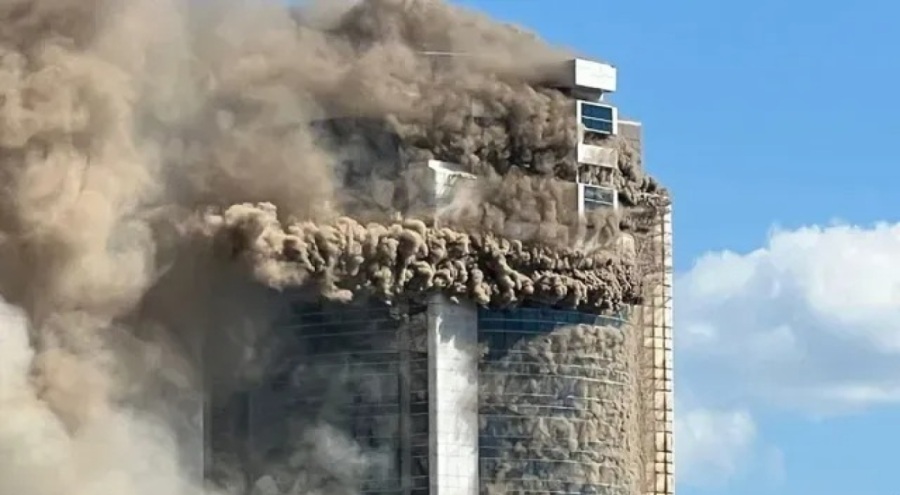 Kazakistan'da 26 katlı binada yangın