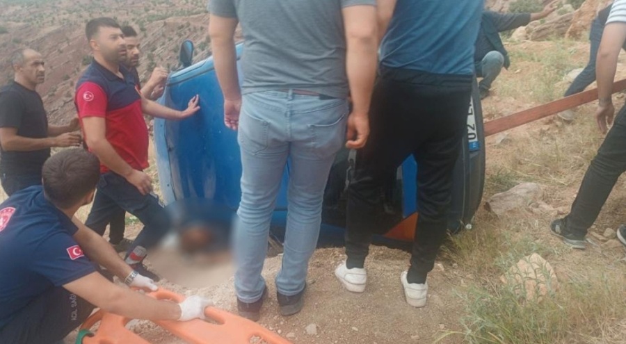 Acı son! Park ettiği otomobilin altında kaldı