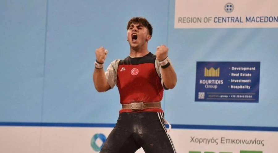 Sefkan Sümen halterde Avrupa 3'üncüsü oldu