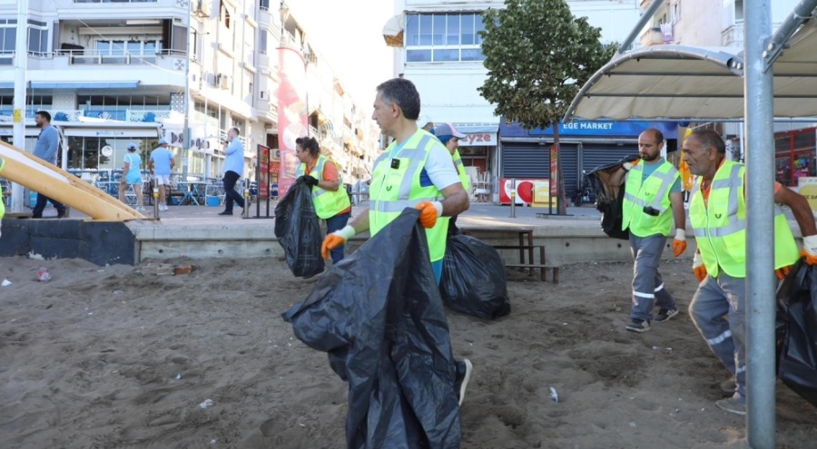 Gemlik Belediye Başkanı Deviren'den Kumla sahilinde temizlik