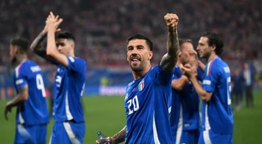 İtalya, uzatma dakikalarında son 16 biletinin sahibi oldu