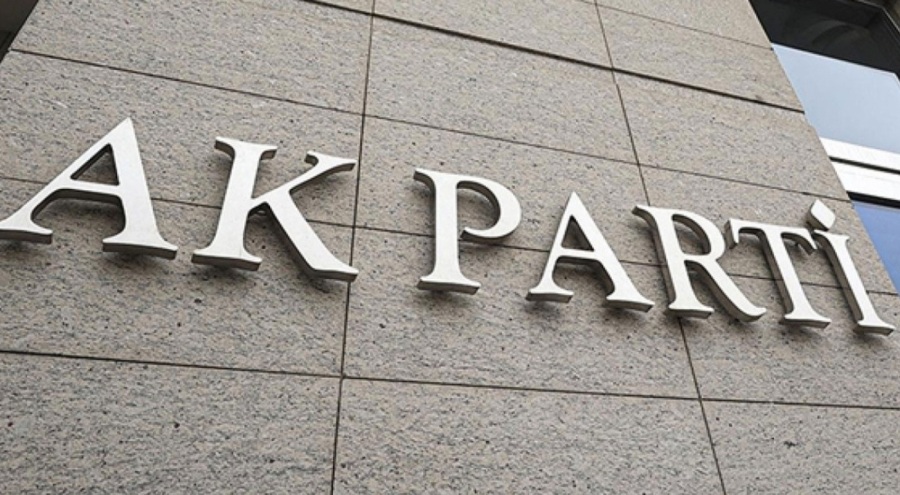 AK Parti'de 7 il başkanı görevden alındı